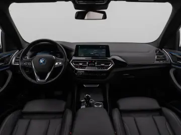 BMW X3 xD30e Laser Kamera HUD DAB AHK Komfort 19Zoll