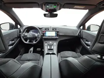 DS Automobiles DS7 Crossback Performance E-TENSE
