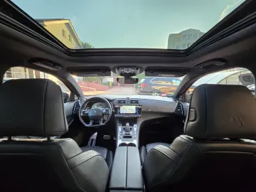 DS Automobiles DS7 Crossback Louvre E-TENSE 4X4