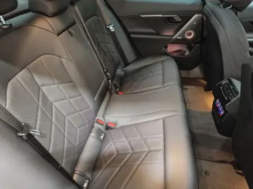 BMW i5 40 eDrive Innovations-Paket Panorama B&W