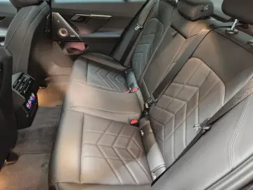 BMW i5 40 eDrive Innovations-Paket Panorama B&W