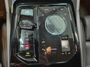 BMW i5 40 eDrive Innovations-Paket Panorama B&W