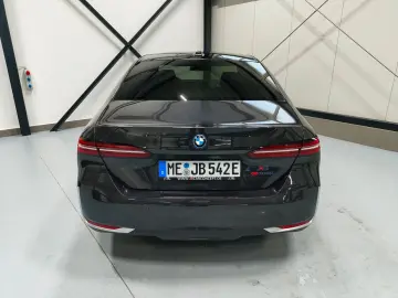 BMW i5 40 eDrive Innovations-Paket Panorama B&W