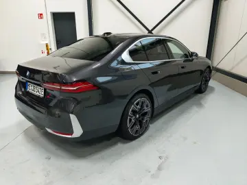 BMW i5 40 eDrive Innovations-Paket Panorama B&W