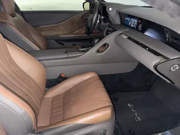 LEXUS LC 500 Club Edition Pano HUD Leder ACC MarkLev.