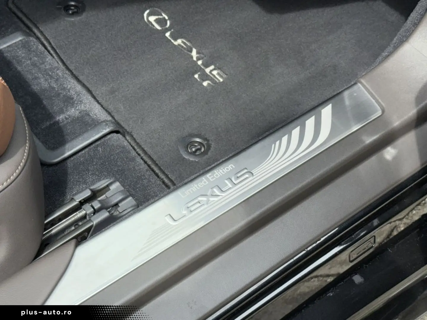 LEXUS LC 500 Club Edition Pano HUD Leder ACC MarkLev.