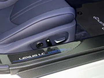 LEXUS LC 500 Cabrio Ultimate Edition HUD 360  MarkLevi