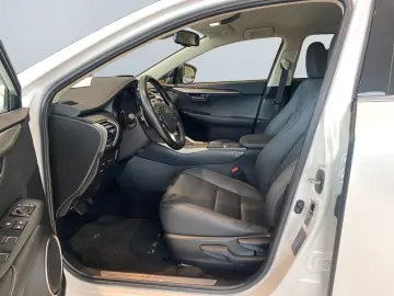 LEXUS NX 300h Style Edition  Bi-LED CAM SHZ CarPlay PD