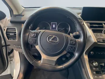 LEXUS NX 300h Style Edition  Bi-LED CAM SHZ CarPlay PD