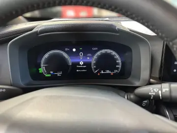 TOYOTA C-HR 2.0 Plug-in Hybrid ACC AUT LED Navi Virtual