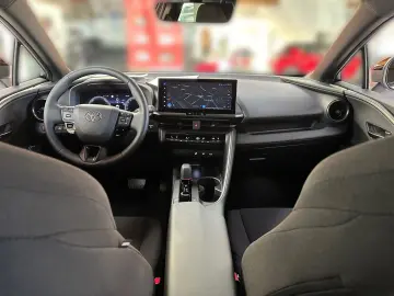 TOYOTA C-HR 2.0 Plug-in Hybrid ACC AUT LED Navi Virtual