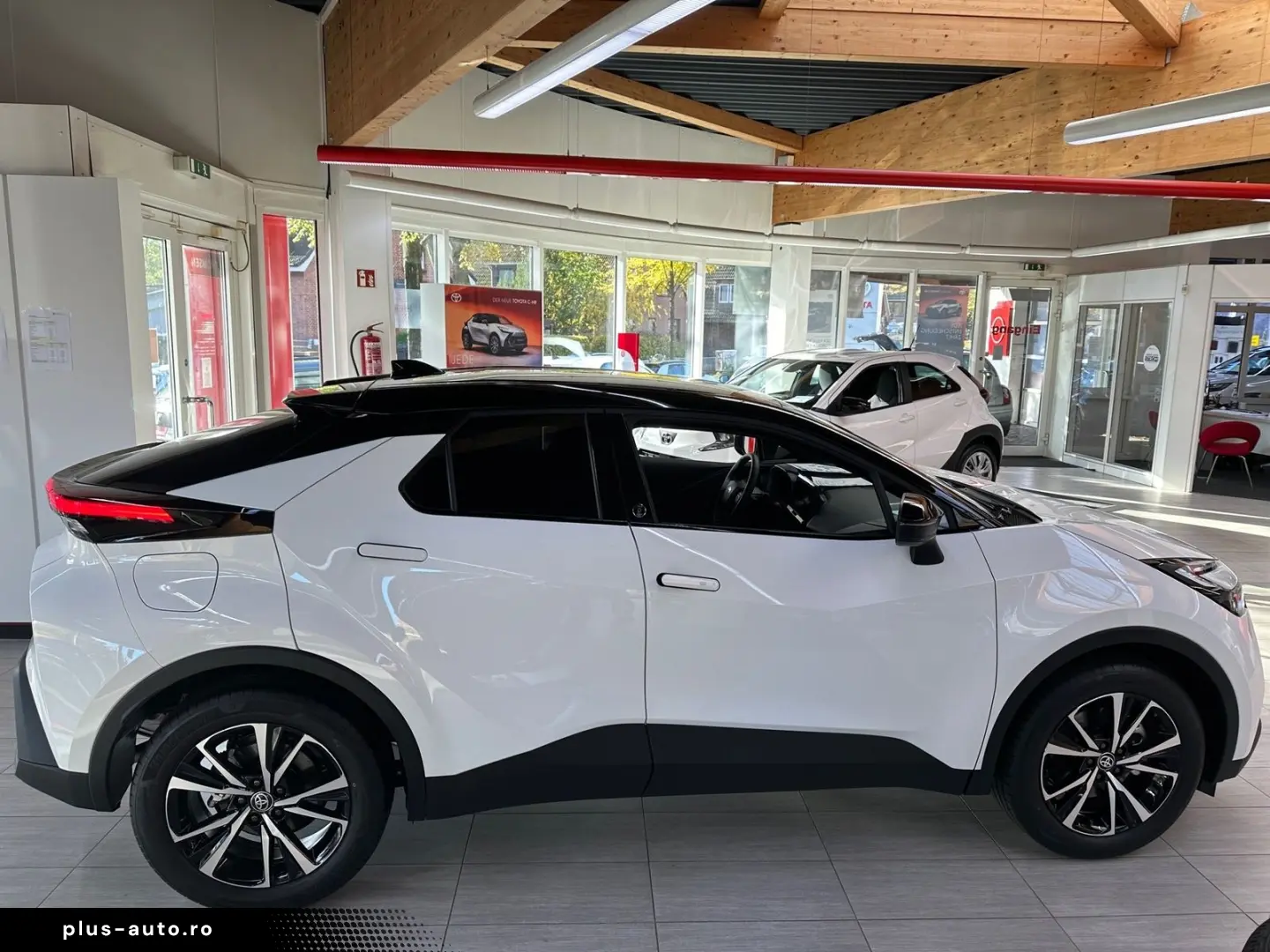 TOYOTA C-HR 2.0 Plug-in Hybrid ACC AUT LED Navi Virtual