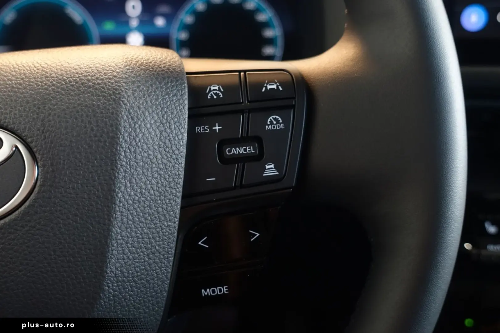 TOYOTA C-HR - 2.0 l Plugin 4x2 Team Deutschlan