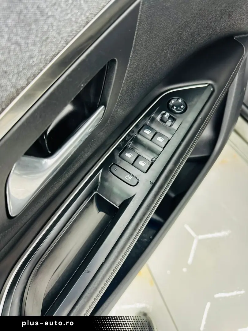 PEUGEOT 5008 2019 1.2i E6 Garantie 12 Luni Rate Avans 0 Doar