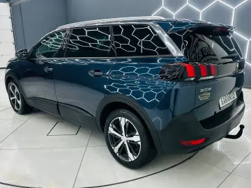 PEUGEOT 5008 2017 1.2i E6 7 Locuri Garantie 12 Luni Rate Ava