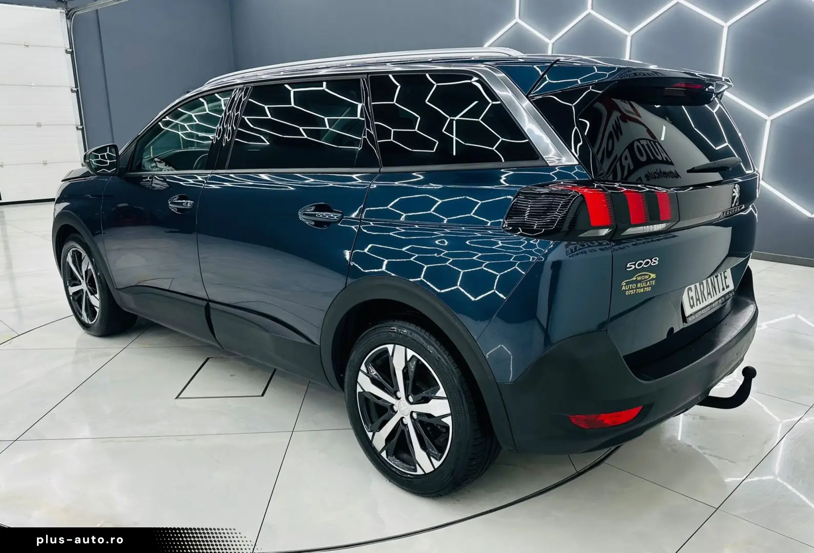 PEUGEOT 5008 2017 1.2i E6 7 Locuri Garantie 12 Luni Rate Ava