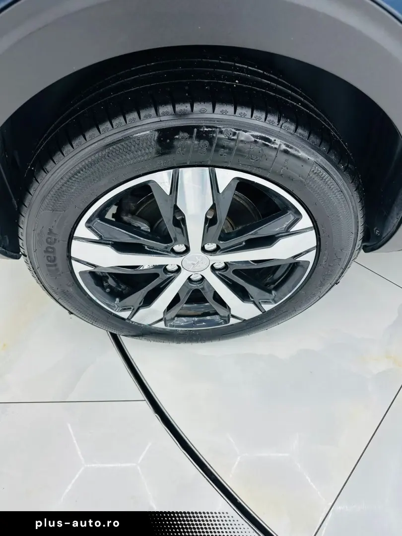 PEUGEOT 5008 2017 1.2i E6 7 Locuri Garantie 12 Luni Rate Ava