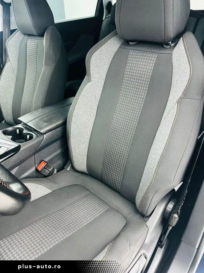 PEUGEOT 5008 2017 1.2i E6 7 Locuri Garantie 12 Luni Rate Ava