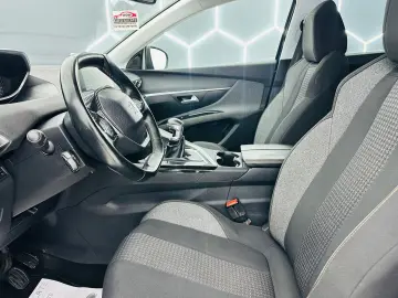 PEUGEOT 5008 2017 1.2i E6 7 Locuri Garantie 12 Luni Rate Ava