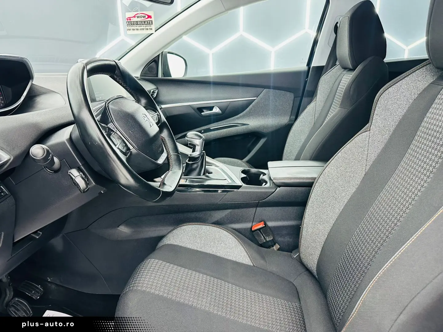 PEUGEOT 5008 2017 1.2i E6 7 Locuri Garantie 12 Luni Rate Ava