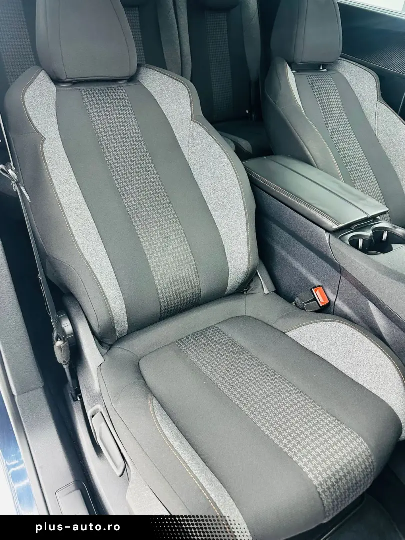 PEUGEOT 5008 2017 1.2i E6 7 Locuri Garantie 12 Luni Rate Ava