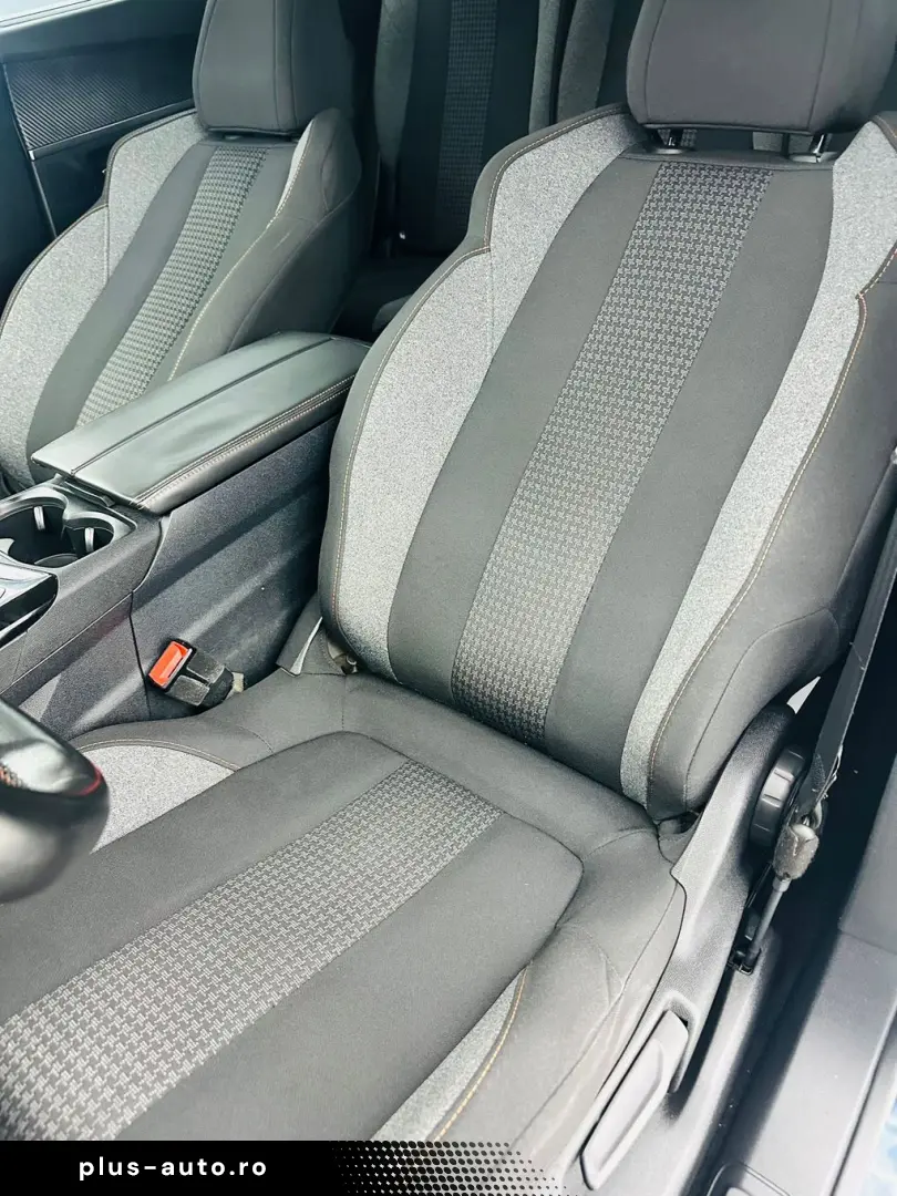 PEUGEOT 5008 2017 1.2i E6 7 Locuri Garantie 12 Luni Rate Ava