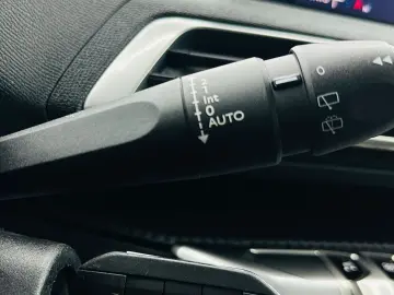 PEUGEOT 5008 2017 1.2i E6 7 Locuri Garantie 12 Luni Rate Ava