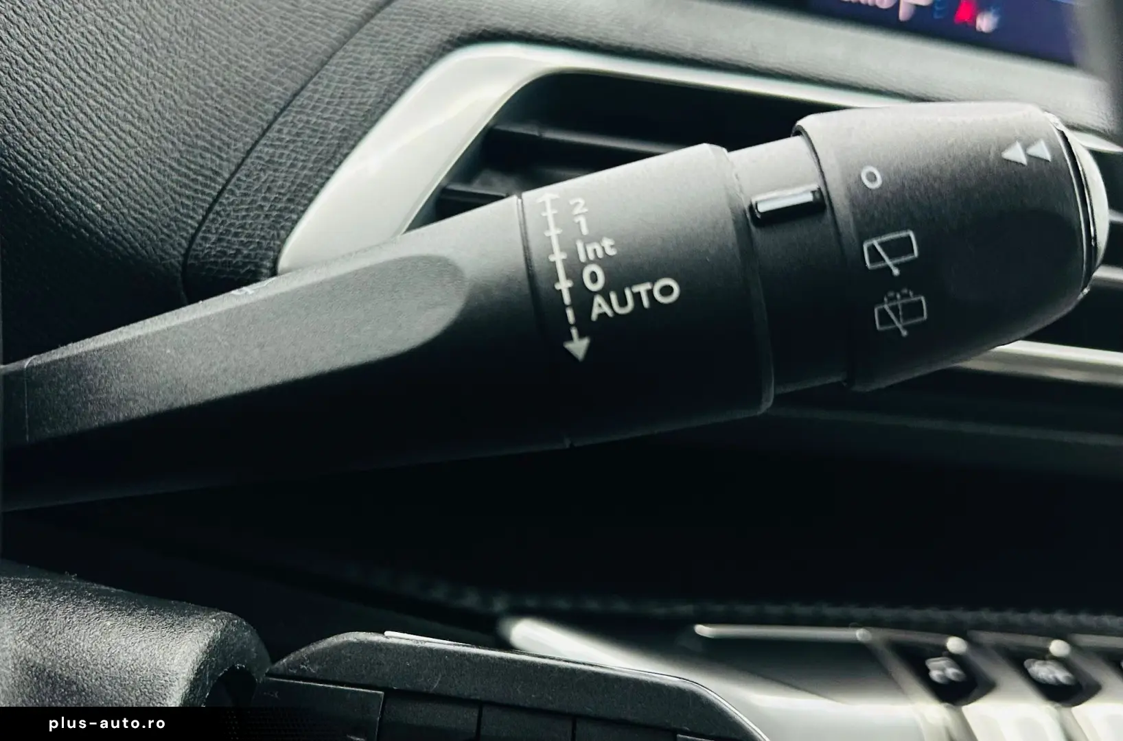 PEUGEOT 5008 2017 1.2i E6 7 Locuri Garantie 12 Luni Rate Ava