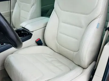 VOLKSWAGEN TOUAREG 2012 3.0D E5 4x4 Garantie 12 Luni Rate Av