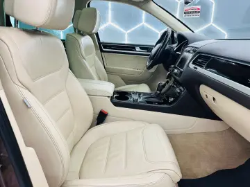 VOLKSWAGEN TOUAREG 2012 3.0D E5 4x4 Garantie 12 Luni Rate Av