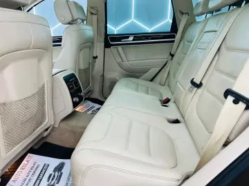 VOLKSWAGEN TOUAREG 2012 3.0D E5 4x4 Garantie 12 Luni Rate Av