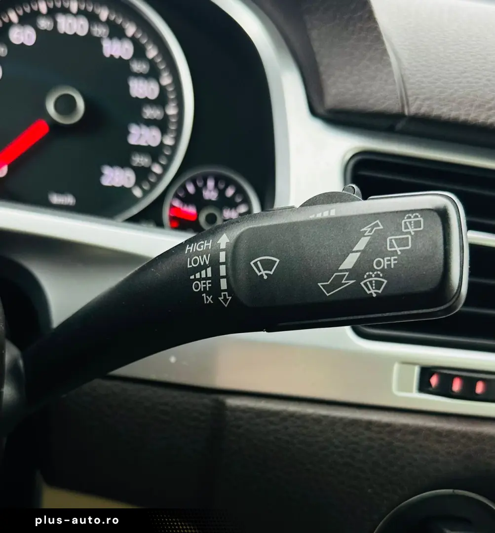 VOLKSWAGEN TOUAREG 2012 3.0D E5 4x4 Garantie 12 Luni Rate Av