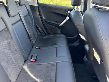 Peugeot 2008   118.000 km   5 moduri condus  garantie  rate