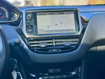 Peugeot 2008   118.000 km   5 moduri condus  garantie  rate
