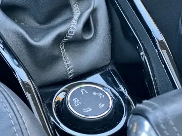 Peugeot 2008   118.000 km   5 moduri condus  garantie  rate