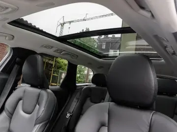 VOLVO XC60 R Design Recharge Plug-In Hybrid AWD T6 Twi