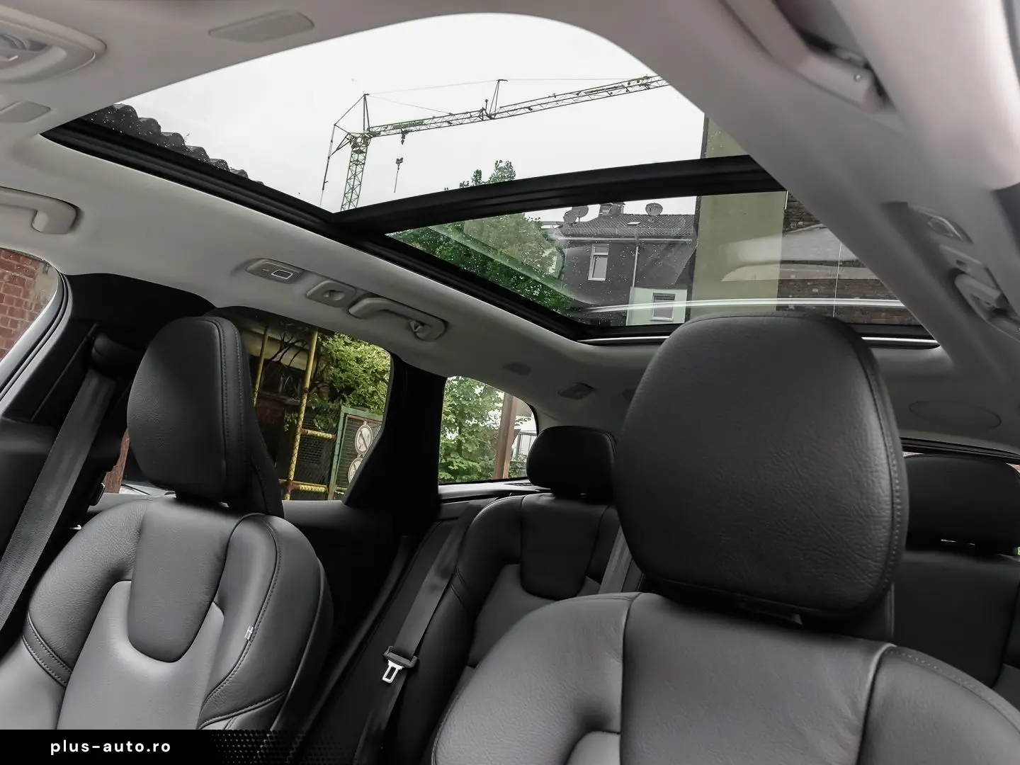 VOLVO XC60 R Design Recharge Plug-In Hybrid AWD T6 Twi