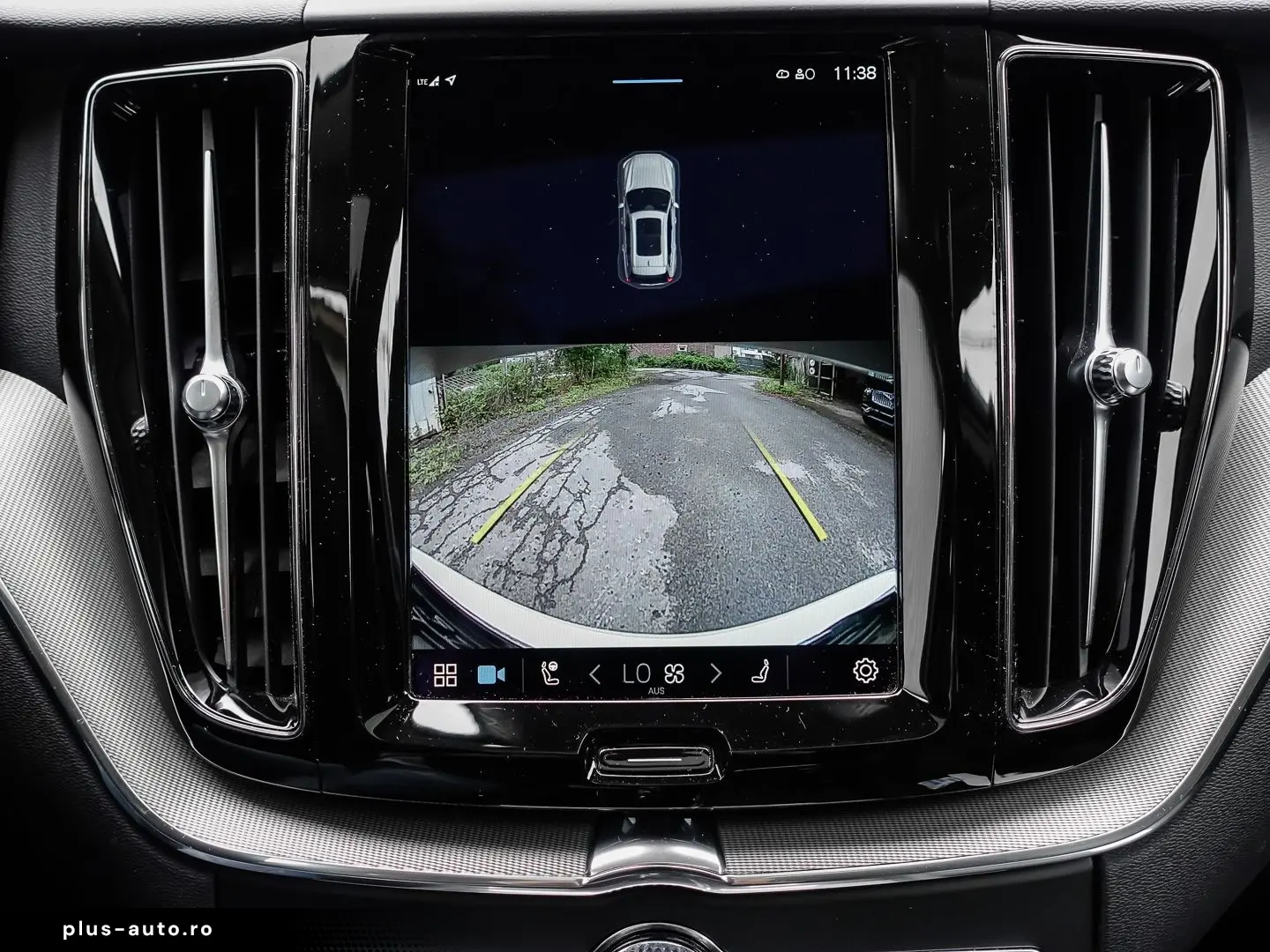 VOLVO XC60 R Design Recharge Plug-In Hybrid AWD T6 Twi