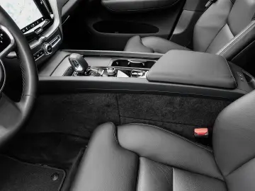 VOLVO XC60 R Design Recharge Plug-In Hybrid AWD T6 Twi