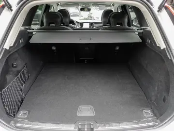 VOLVO XC60 R Design Recharge Plug-In Hybrid AWD T6 Twi