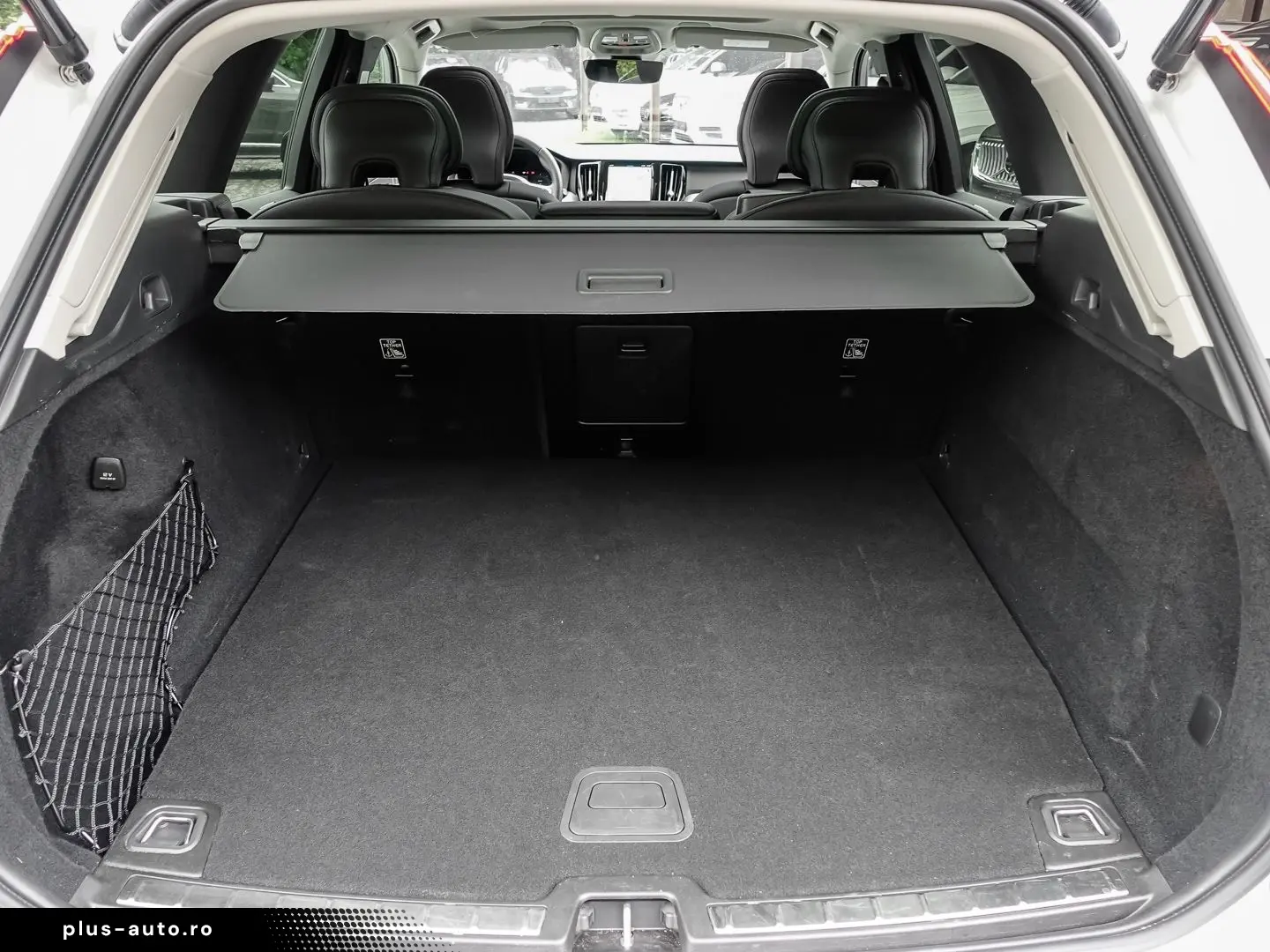 VOLVO XC60 R Design Recharge Plug-In Hybrid AWD T6 Twi