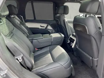 LAND ROVER Range Rover P530 SV