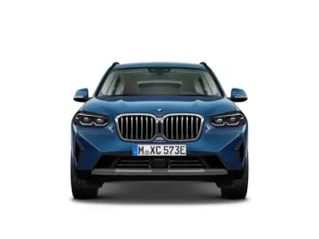 BMW X3 xDrive 30e A HUD AHK-klappbar AHK Navi Leder
