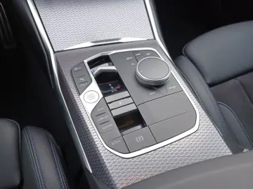 BMW 318i Limousine M Sportpaket DAB Tempomat Shz