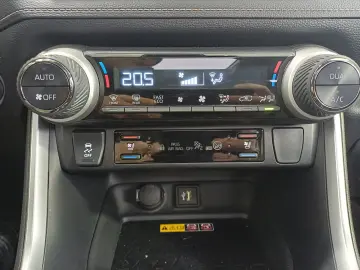 Toyota RAV4 2 5 Hybrid Luxury Premium AWD