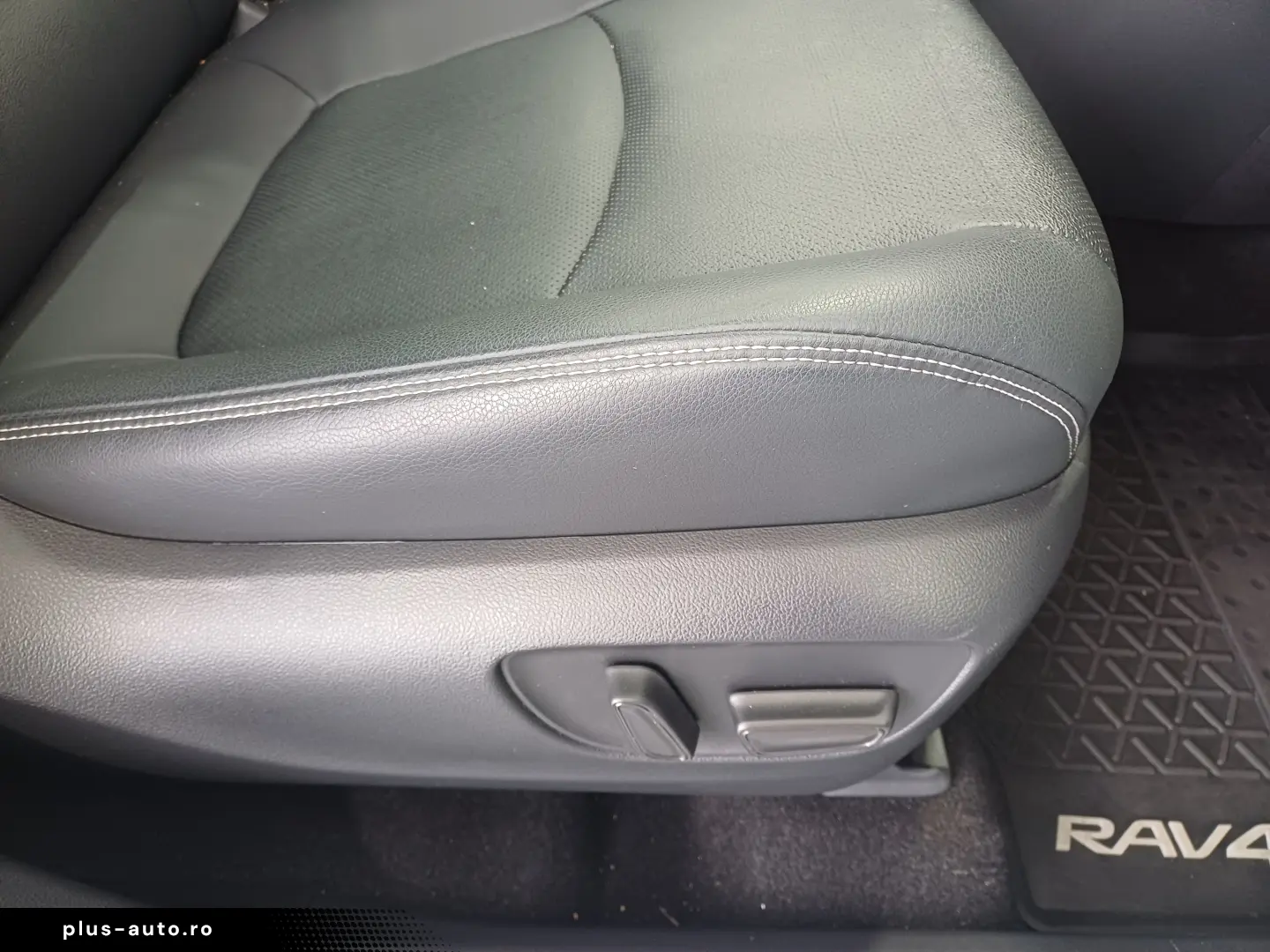 Toyota RAV4 2 5 Hybrid Luxury Premium AWD