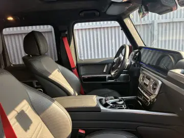 MERCEDES-BENZ G550 AMG