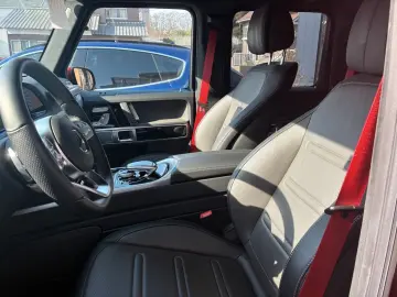 MERCEDES-BENZ G550 AMG