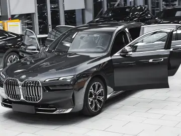 BMW 750e xDrive Executive