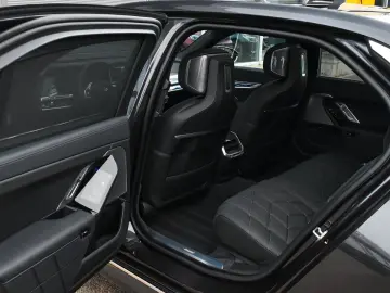 BMW 750e xDrive Executive